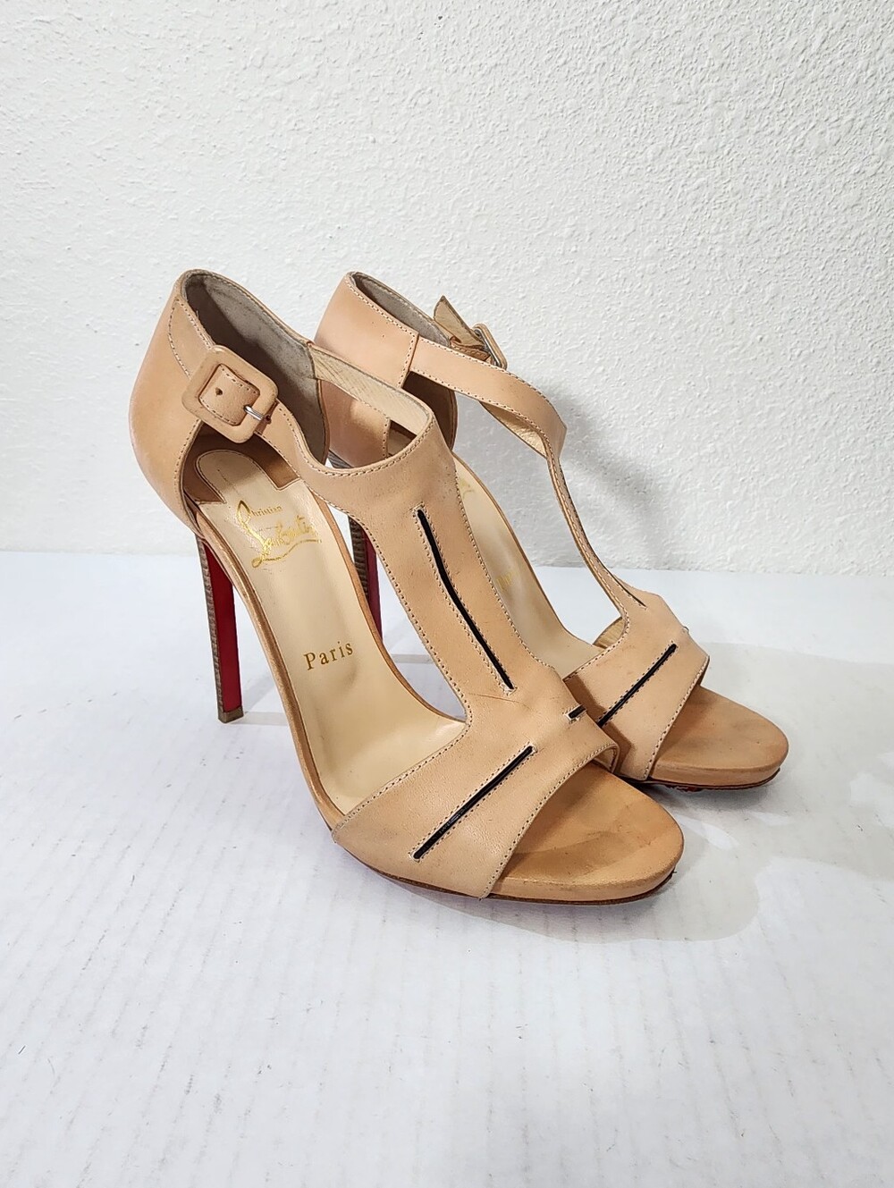 Christian Louboutin In My City 120 Nude Leather T Strap Sandals Heels EU 40